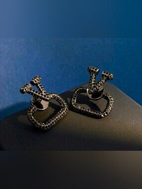 Black Crystal Heart Stud Earrings V Style Nwot